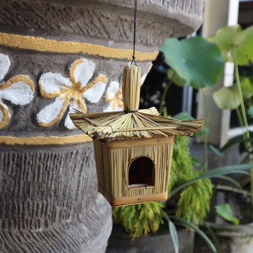 338 - Small Square Seagrass Bird Box 18x13cm
Seagrass, bamboo