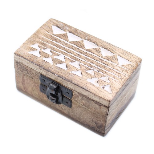 399 - White Washed Wooden Box - Pill Box Aztec Design
8,5x5,5x4 (cm), 0,187L, 0,535Kg/L