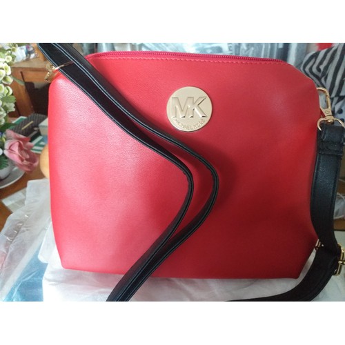 416 - Womens brand new handbag