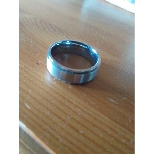 440 - Men's rotating ring