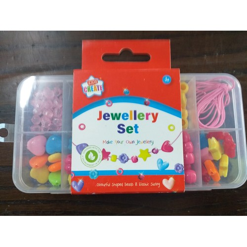 141 - Kids make your own jewellery set