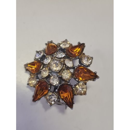 35 - Vintage broach