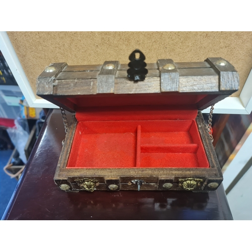 5B - Vintage jewellery box