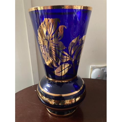 25P - Largr vase