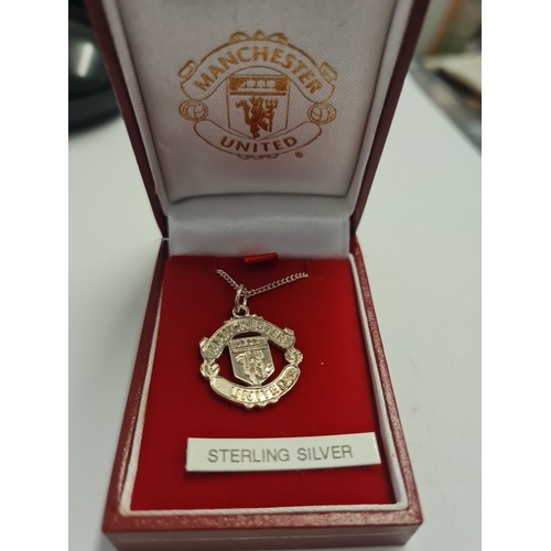 38D - Manchester utd sterling silver chain