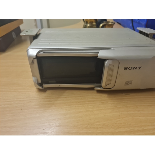 0012D - Sony 10 cd changer cdx616