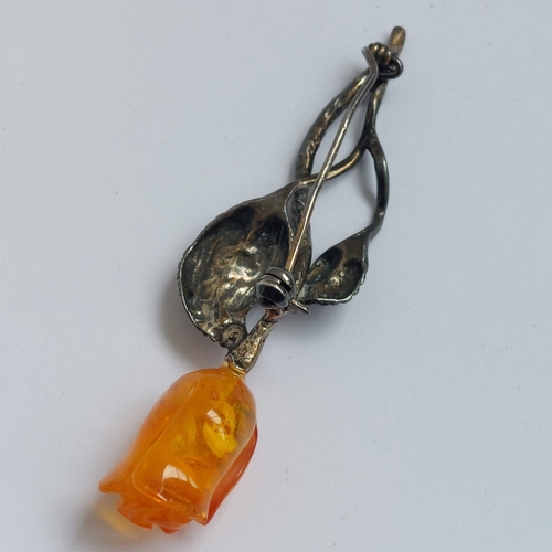 5D - Vintage baltic amber broach