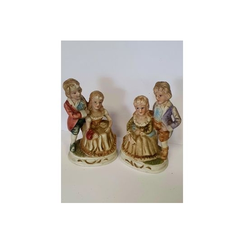 019A - x2 Vintage porcelaine Ornaments