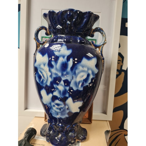 010F - Vintage vase