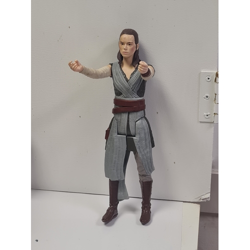 7B - Large star wars figure