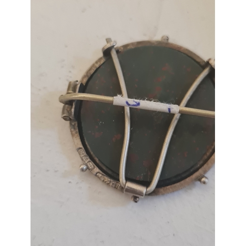 8D - Chester silver small frame