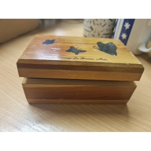 005A - Butterfly box wooden