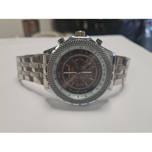 8E - Gents watch 

Untested un checked house clearance but working