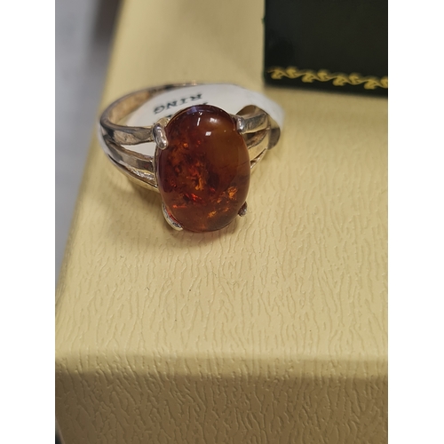 005C - Vintage amber sterling silver ring