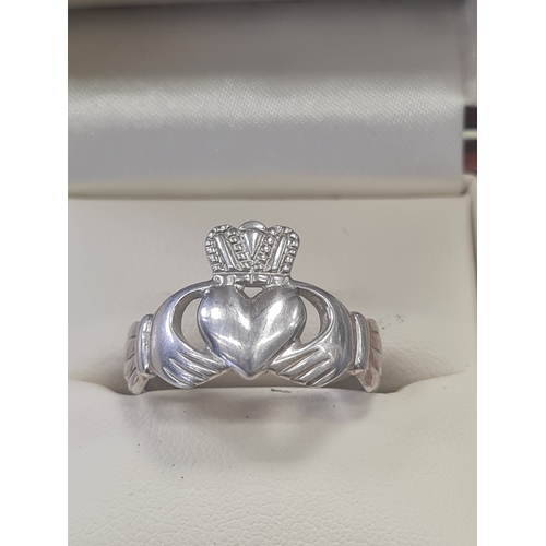 4A - Silver 925 claddagh ring