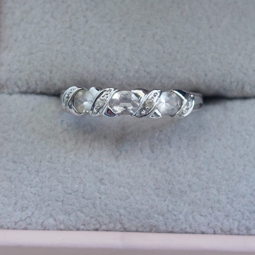 10D - 9ct white gold cz and diamond ring size n/o