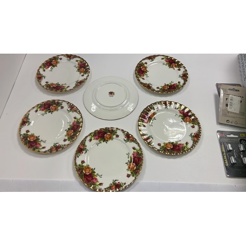 02D - Old country rose royal albert x6 saucers

relisted due to non payer