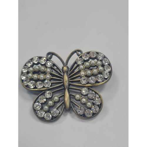 004A - Vintage butterfly broach