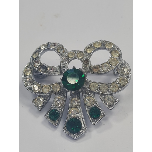 03B - Antique broach