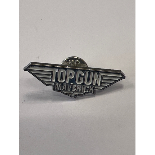 001D - Collectors top gun badge