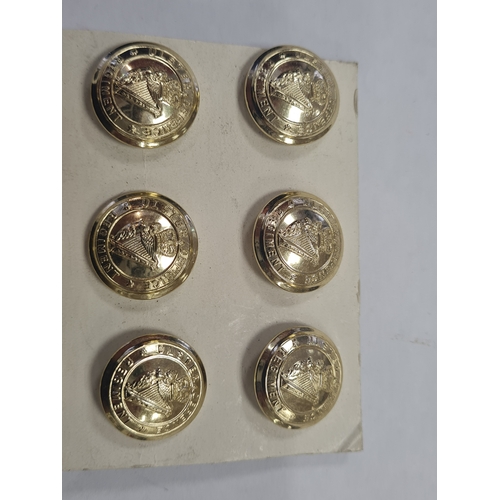 11D - Joblot military buttons