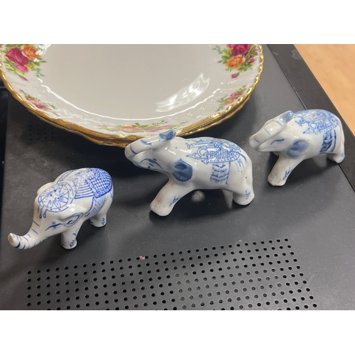 007D - Vintage elephant collection