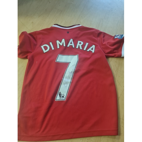 006E - Signed Manchester utd top