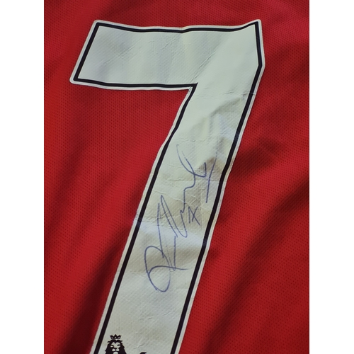 006E - Signed Manchester utd top