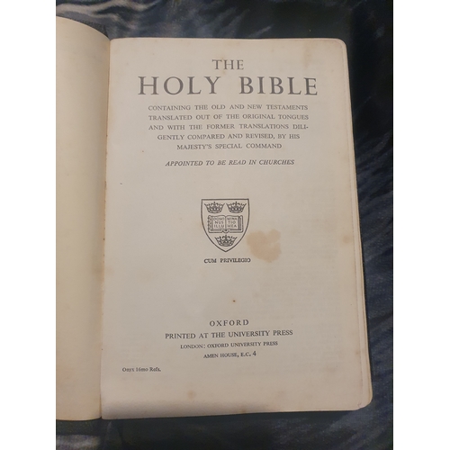 019H - Vintage Holy Bible