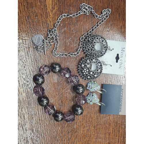 018D - Mix jewellery lot