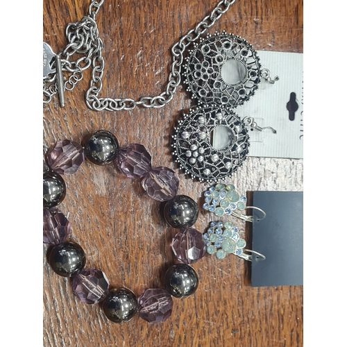 018D - Mix jewellery lot