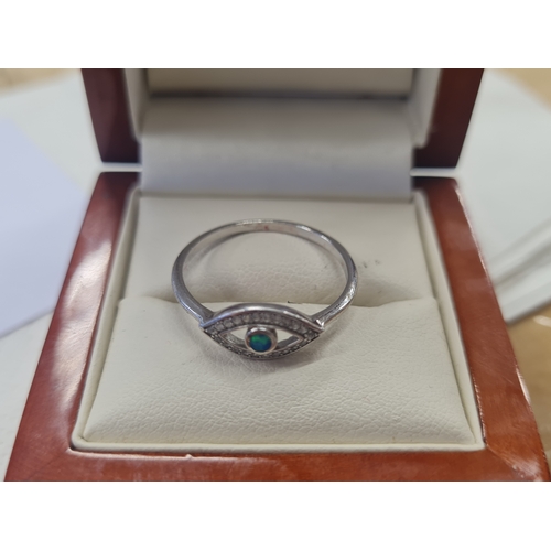 18O - Vintage silver & opal stone ring