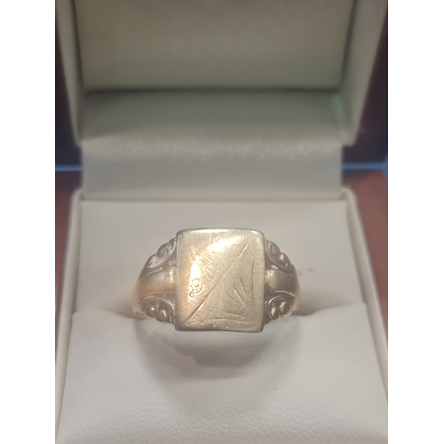 6 - 9ct gold vintage signet ring