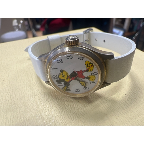 5D - Vintage Micky mouse watch working