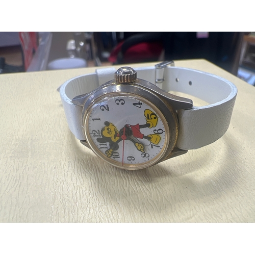 5D - Vintage Micky mouse watch working