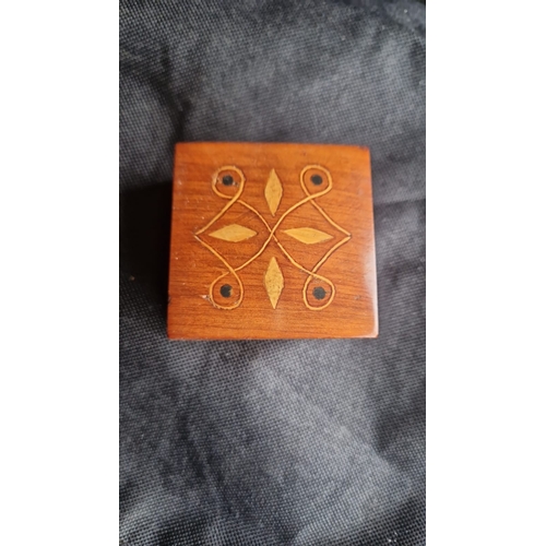 394 - Small trinket wooden box vintage