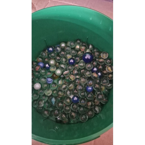 11C - Joblot of vintage marbles