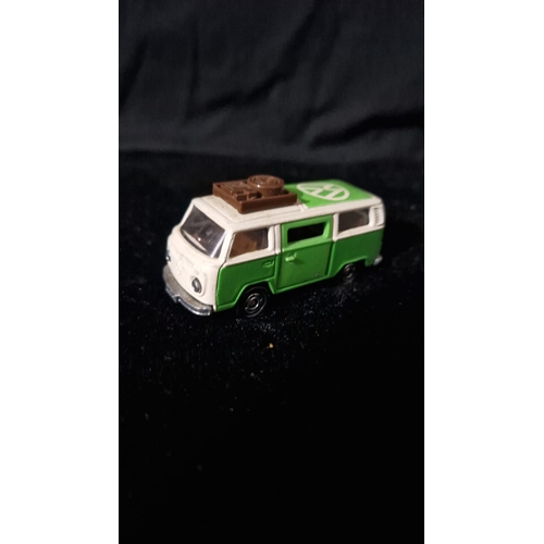 8B - Tomica 1977 vw van