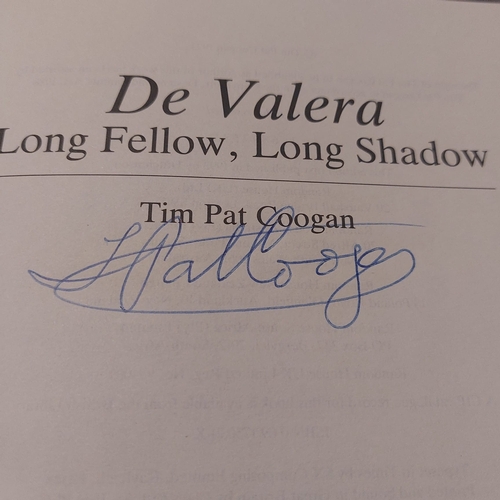 04K - De valera signed 1st edition 1993