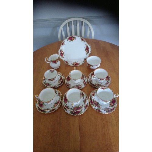 21 Pce Royal Albert Tea Set