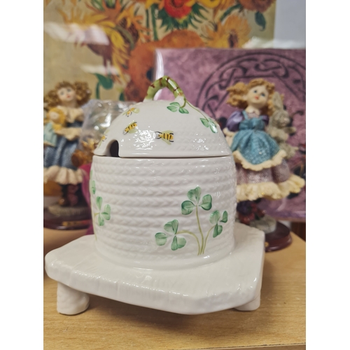 001L - Vintage belleek honey pot