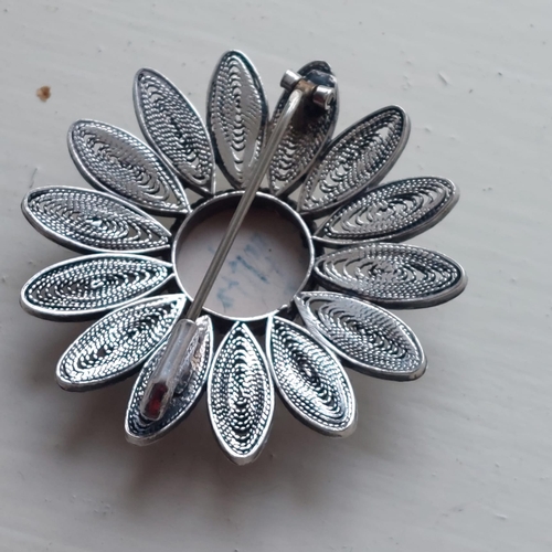 1D - Silver filigree brooch