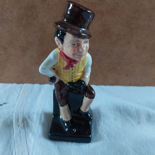 352 - Royal doulton Sam weller