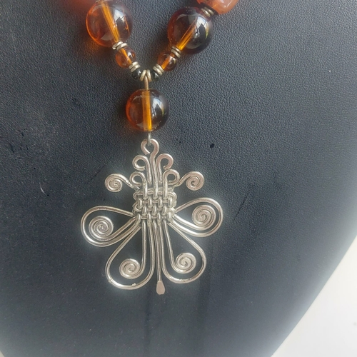 20H - Vintage amber/ Black  beaded necklace