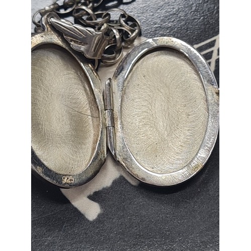 0071 - Vintage silver 925 locket with chain