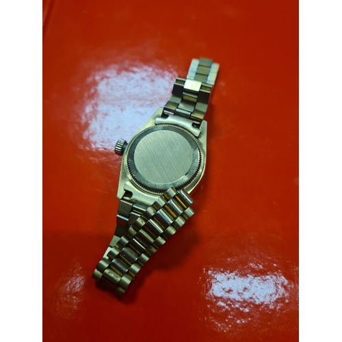 026A - Ladies watch

Needs repair