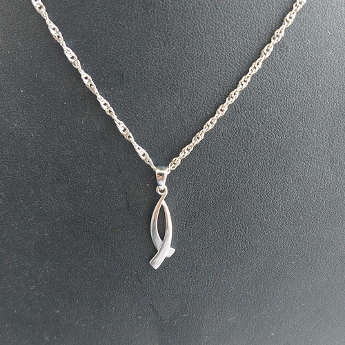 19O - .925 silver pendant and chain