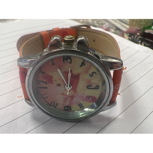 76J - Winnie the poo watch vintage