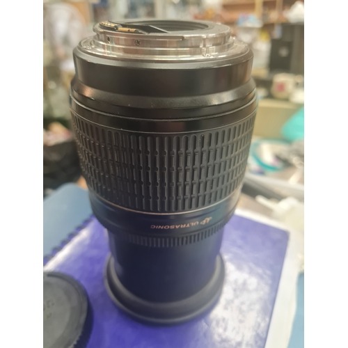 18U - Canon camera lens