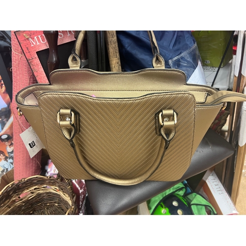 88Y - New handbag